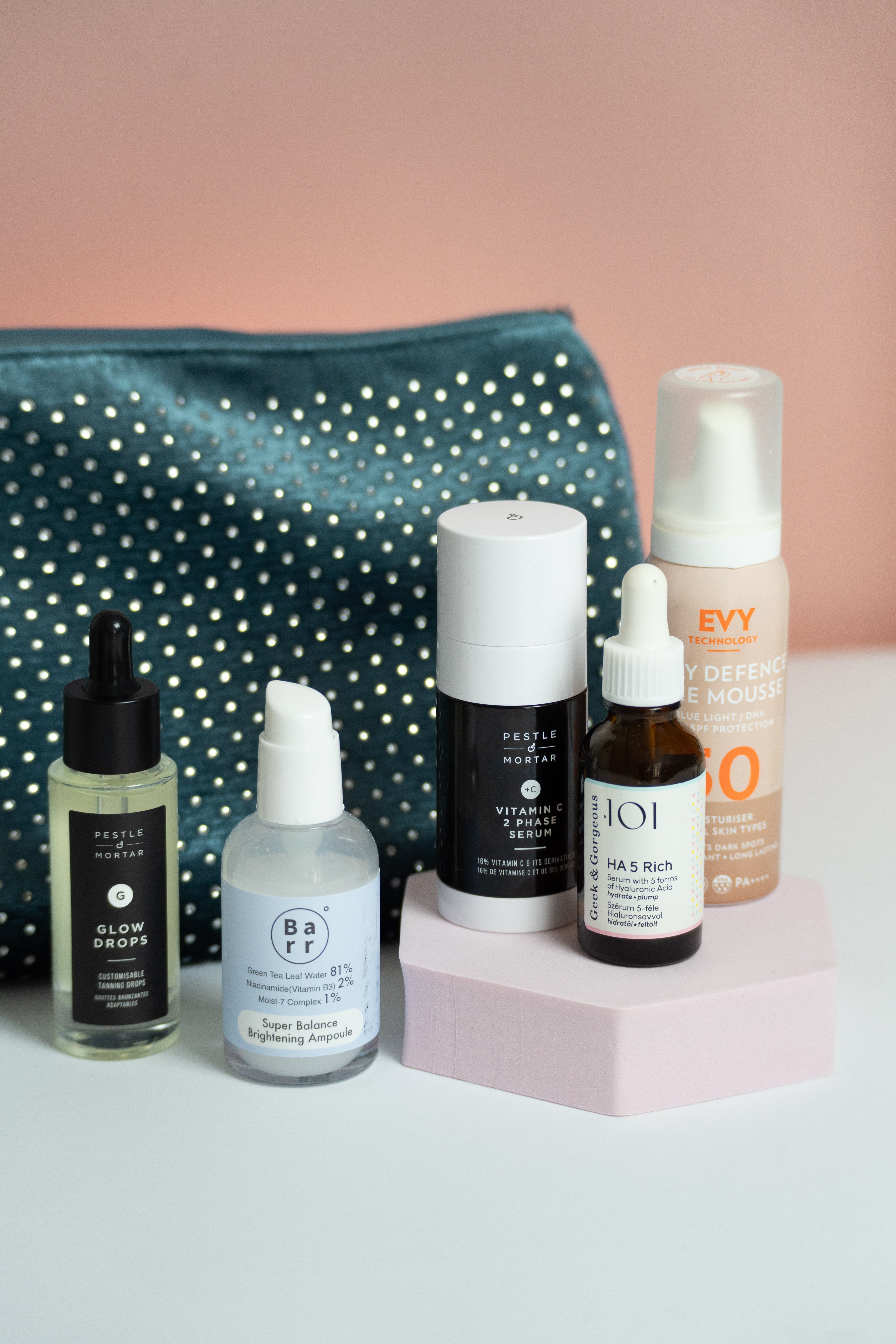 Man Skincare vs. Woman Skincare: Science or Marketing? - Disruptif Beauty