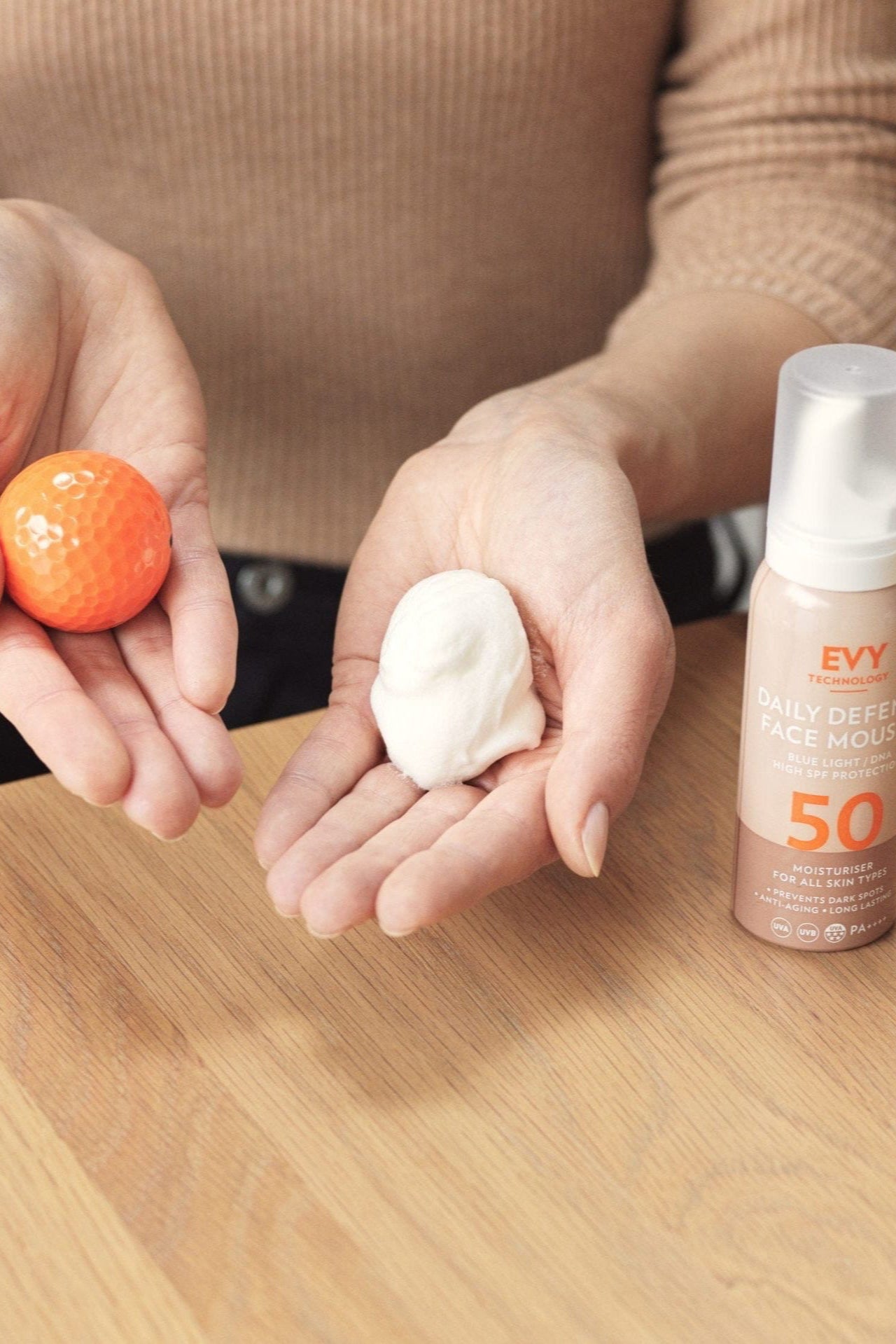 Evy Technology Daily Defence Mousse SPF50 quantity