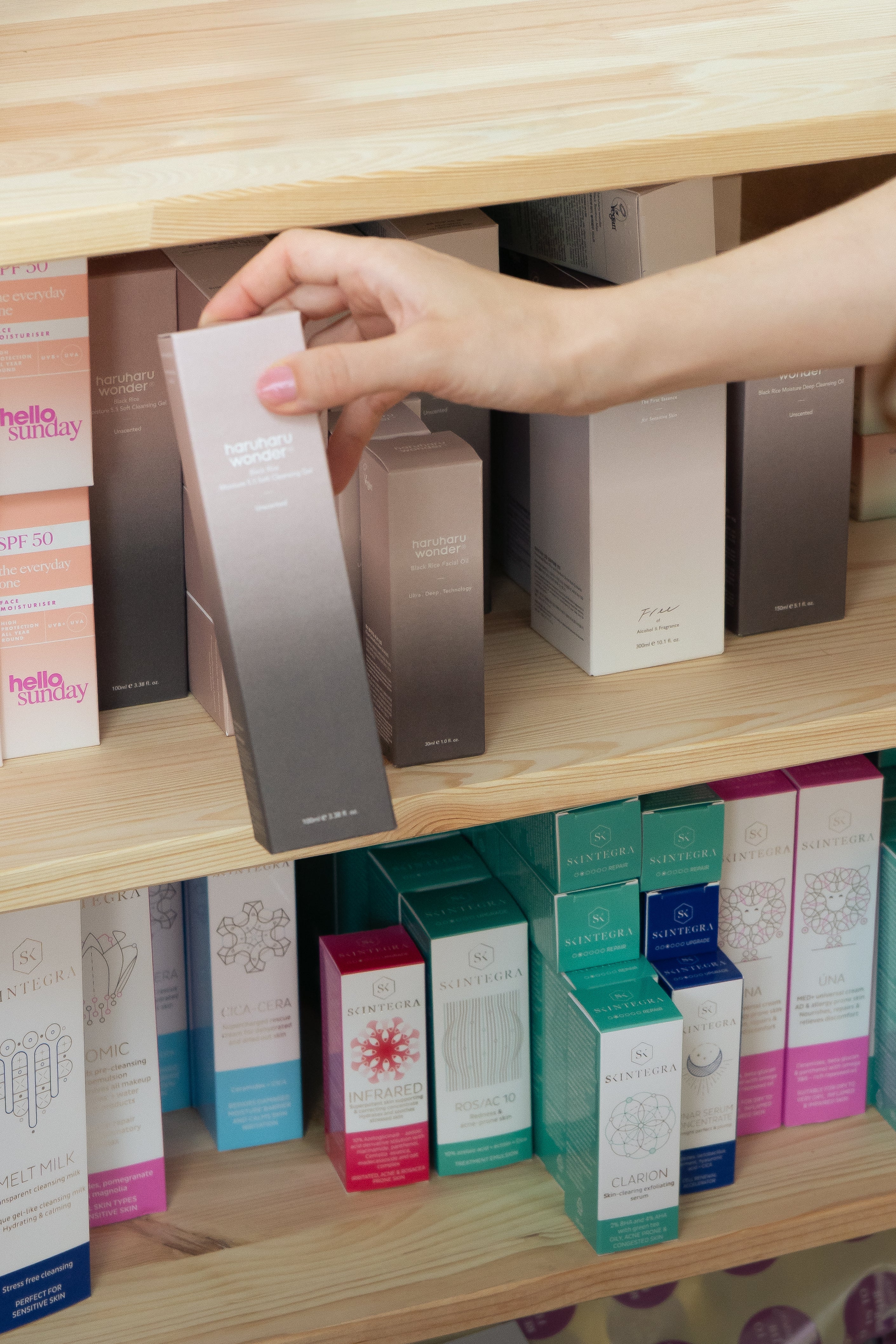 Haruharu Wonder Hyaluronic Toner Package in shelf