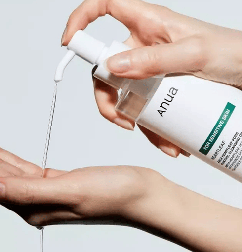 Anua Heartleaf Pore Control Cleansing Oil pumped into hand